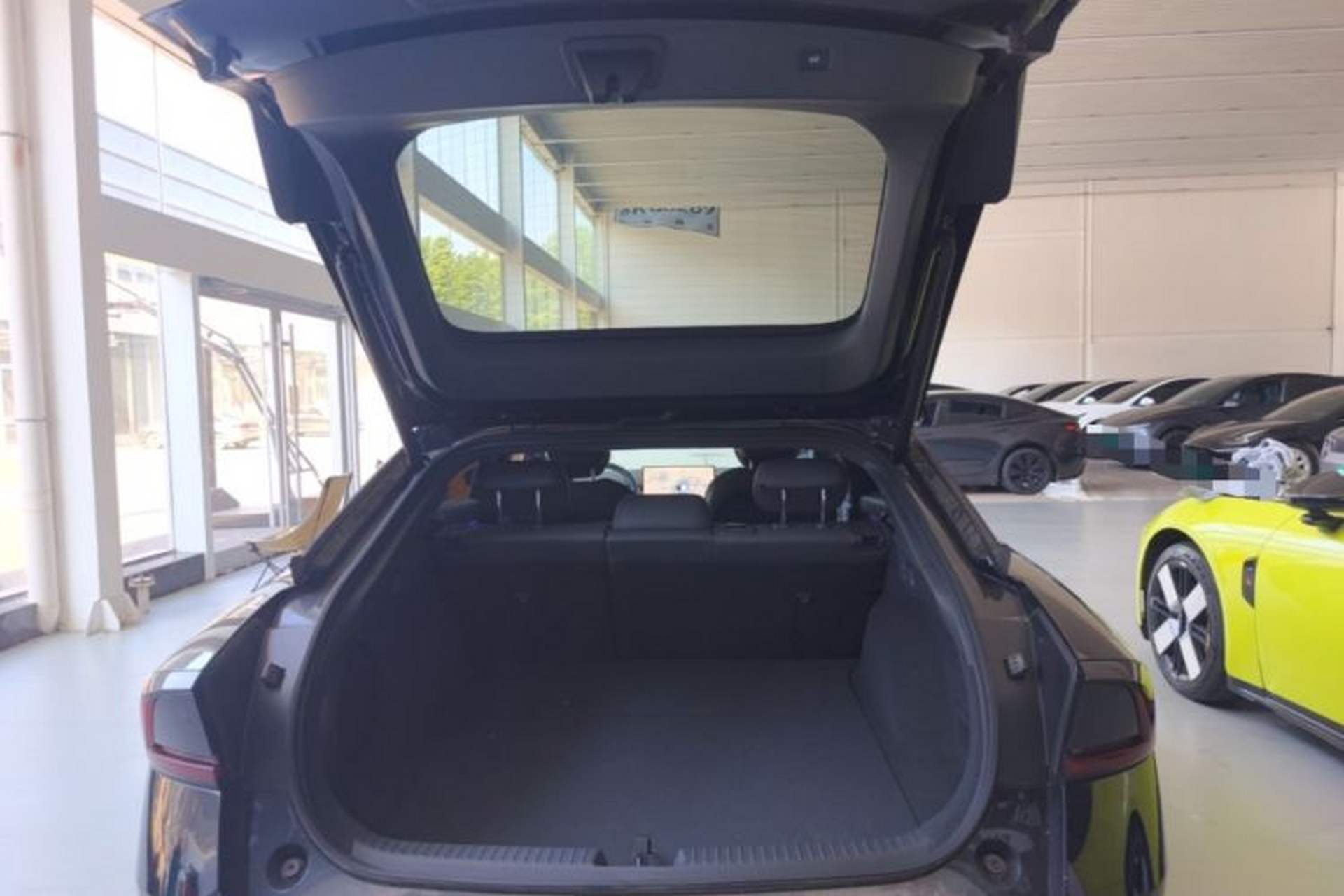 Used XPeng P7+ 2026 Model, Range-Extended 1550 Max Flagship Edition Trunk