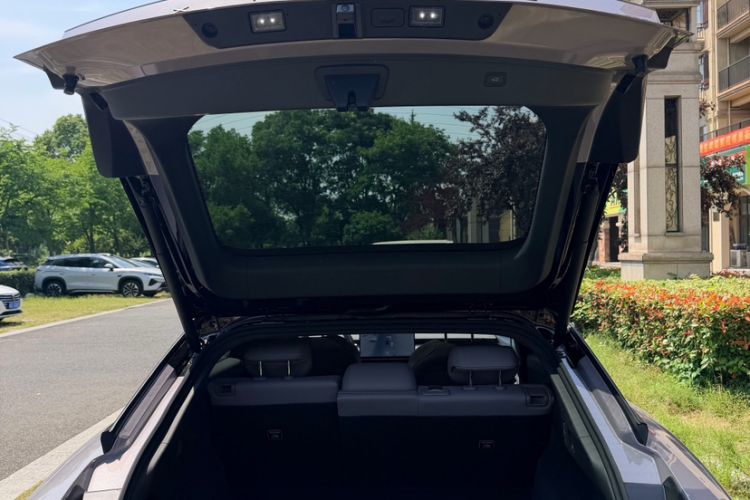 Used XPeng P7+ 2026 Model, Range-Extended 1550 Max Flagship Edition Interior 4