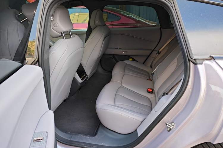 Used XPeng P7+ 2026 Model, Range-Extended 1550 Max Flagship Edition Left Rear Seat