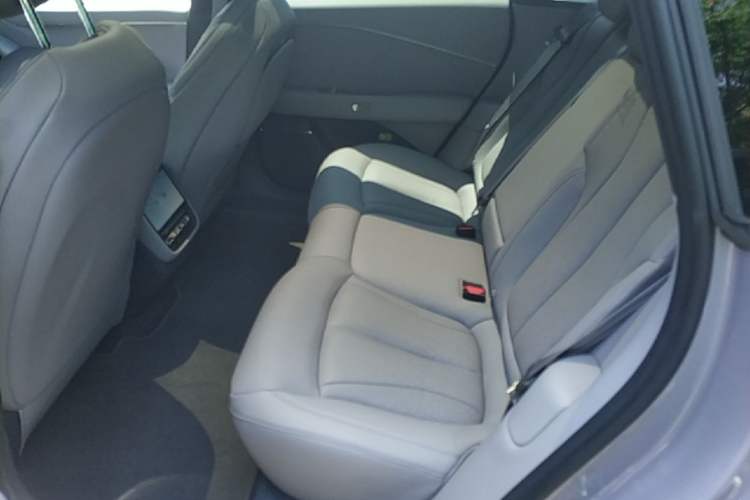 Used XPeng P7+ 2026 Model, Range-Extended 1550 Max Flagship Edition Left Rear Seat