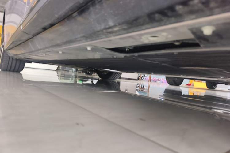 Used XPeng P7+ 2026 Model, Range-Extended 1550 Max Flagship Edition Left Side Sill