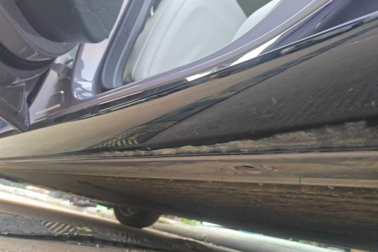 Used XPeng P7+ 2026 Model, Pure Electric 725 Max Flagship Edition Left Side Sill