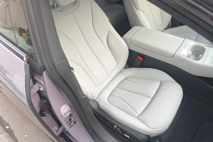 Used XPeng P7+ 2026 Model, Pure Electric 725 Max Flagship Edition Right Front Seat