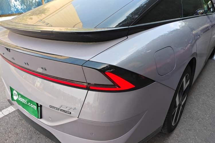 Used XPeng P7+ 2026 Model, Range-Extended 1550 Max Flagship Edition Right Rear Taillight