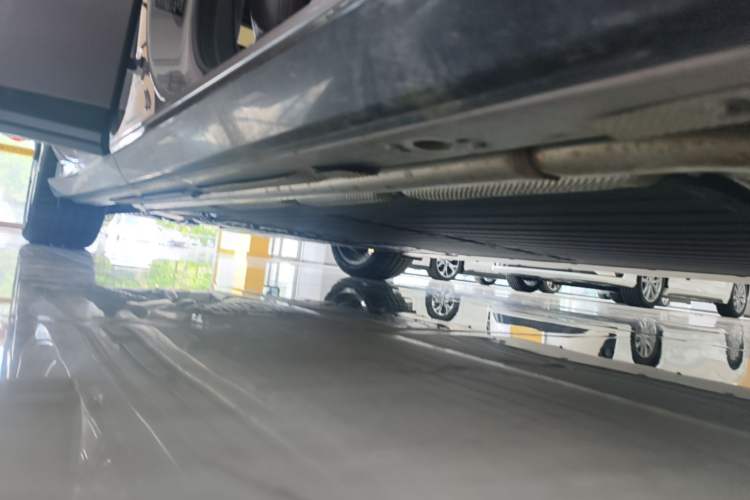 Used XPeng P7+ 2026 Model, Range-Extended 1550 Max Flagship Edition Right Side Sill