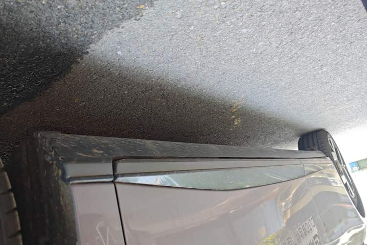 Used XPeng P7+ 2026 Model, Range-Extended 1550 Max Flagship Edition Right Side Sill