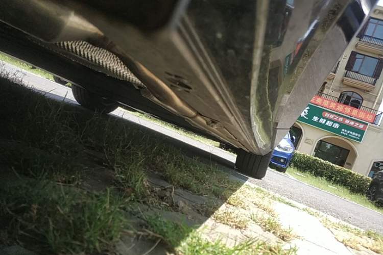 Used XPeng P7+ 2026 Model, Range-Extended 1550 Max Flagship Edition Right Side Sill