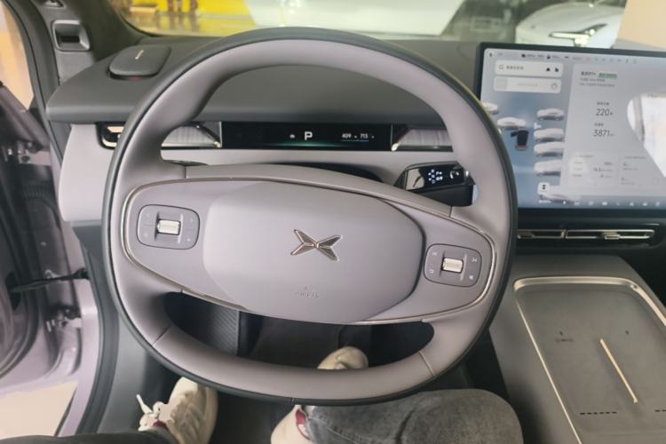 Used XPeng P7+ 2026 Model, Range-Extended 1550 Max Flagship Edition Steering Wheel
