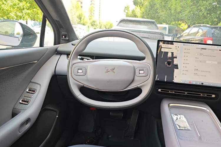 Used XPeng P7+ 2026 Model, Range-Extended 1550 Max Flagship Edition Steering Wheel