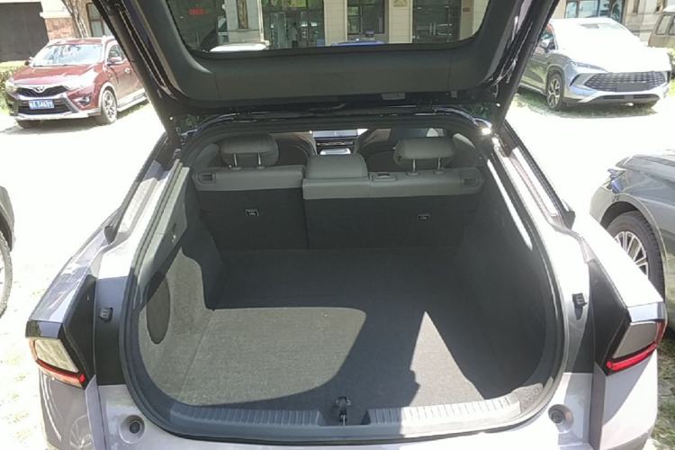 Used XPeng P7+ 2026 Model, Range-Extended 1550 Max Flagship Edition Trunk