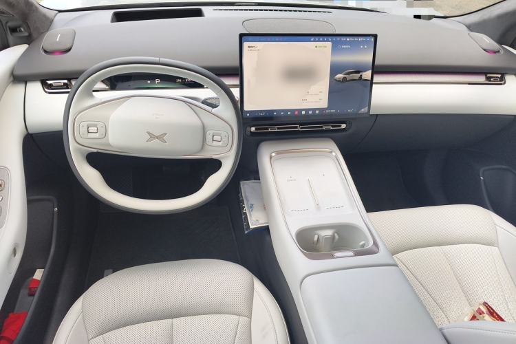 Used XPeng P7+ 2026 Model, Range-Extended 1550 Max Flagship Edition Center Console