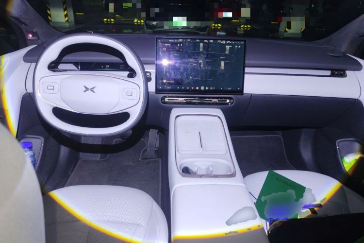 Used XPeng P7+ 2026 Model, Range-Extended 1550 Max Tech Edition Center Console