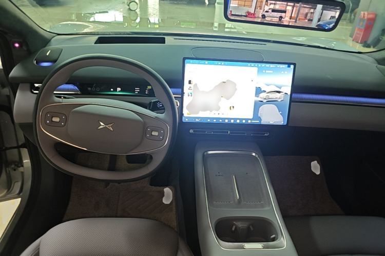 Used XPeng P7+ 2026 Model, Range-Extended 1550 Max Flagship Edition Center Console