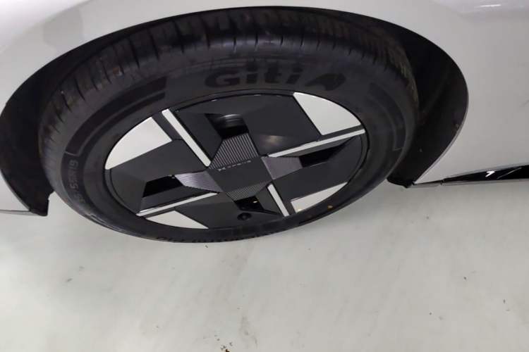 Used XPeng P7+ 2026 Model, Pure Electric 615 Max Flagship Edition Exterior 4