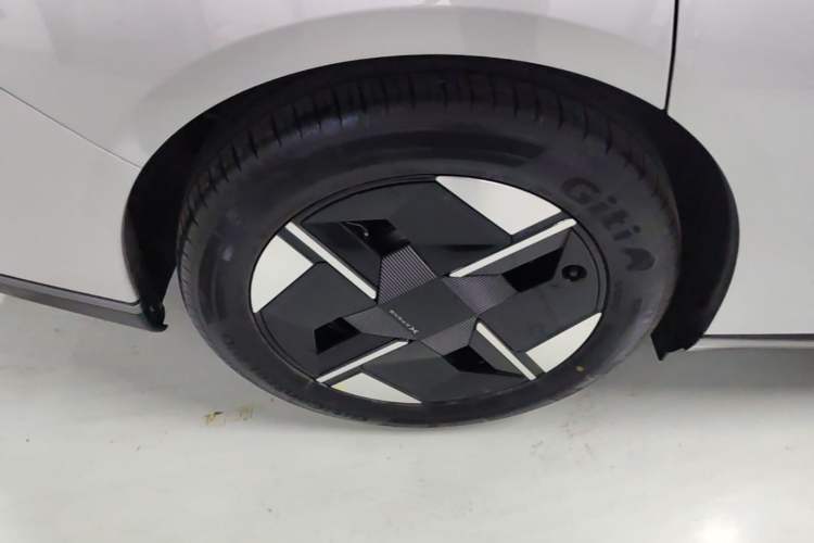 Used XPeng P7+ 2026 Model, Pure Electric 615 Max Flagship Edition Exterior 5