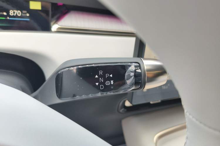 Used XPeng P7+ 2026 Model, Range-Extended 1550 Max Flagship Edition Gear Lever
