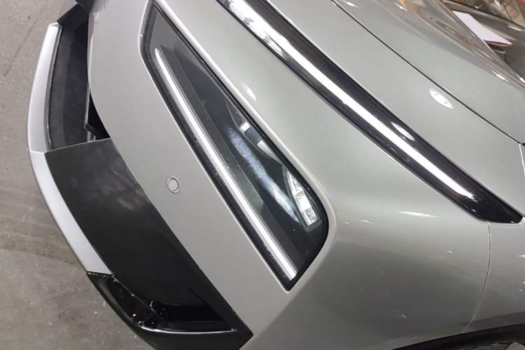 Used XPeng P7+ 2026 Model, Range-Extended 1550 Max Flagship Edition Left Front Headlight