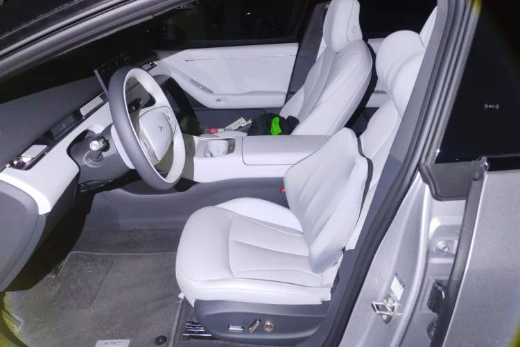 Used XPeng P7+ 2026 Model, Range-Extended 1550 Max Tech Edition Left Front Seat
