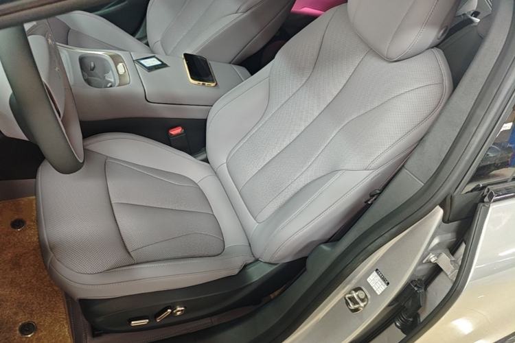 Used XPeng P7+ 2026 Model, Range-Extended 1550 Max Flagship Edition Left Front Seat