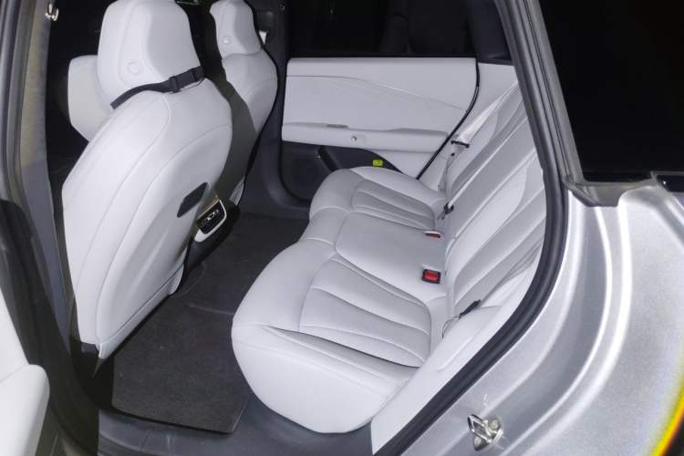Used XPeng P7+ 2026 Model, Range-Extended 1550 Max Tech Edition Left Rear Seat