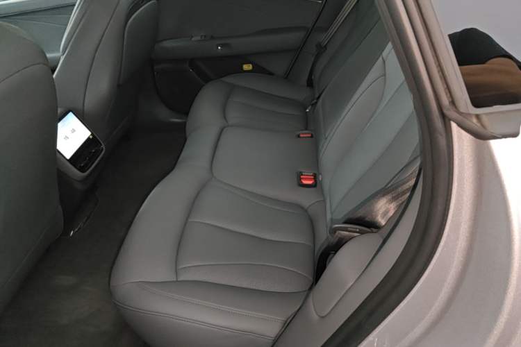 Used XPeng P7+ 2026 Model, Range-Extended 1550 Max Flagship Edition Left Rear Seat