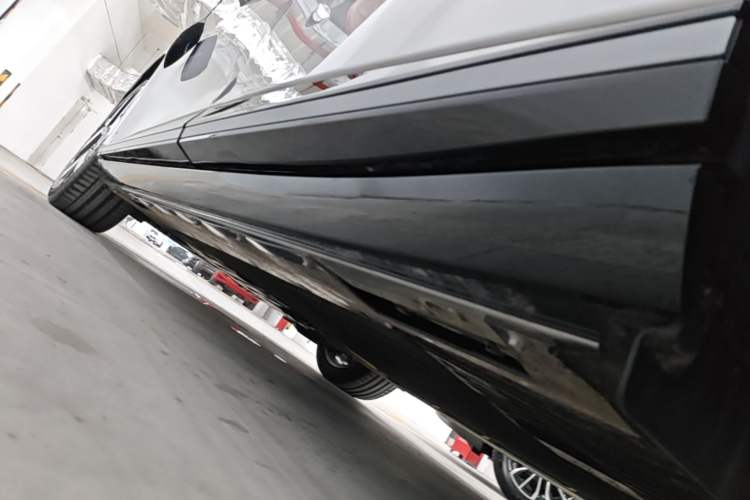Used XPeng P7+ 2026 Model, Range-Extended 1550 Max Flagship Edition Left Side Sill