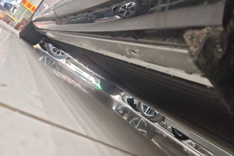 Used XPeng P7+ 2026 Model, Pure Electric 615 Max Flagship Edition Left Side Sill