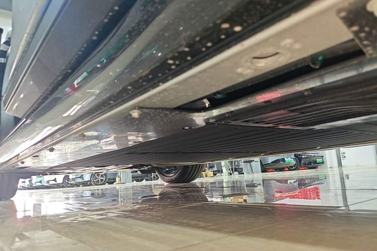 Used XPeng P7+ 2026 Model, Range-Extended 1550 Max Flagship Edition Left Side Sill