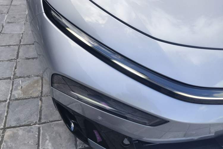 Used XPeng P7+ 2026 Model, Range-Extended 1550 Max Flagship Edition Right Front Headlight