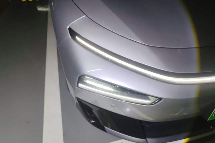 Used XPeng P7+ 2026 Model, Range-Extended 1550 Max Tech Edition Right Front Headlight