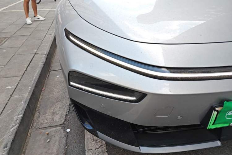 Used XPeng P7+ 2026 Model, Pure Electric 615 Max Flagship Edition Right Front Headlight