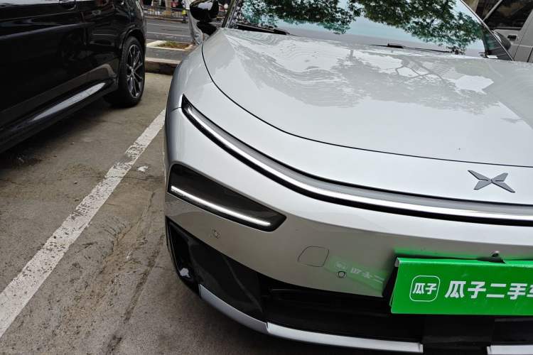 Used XPeng P7+ 2026 Model, Pure Electric 615 Max Flagship Edition Right Front Headlight