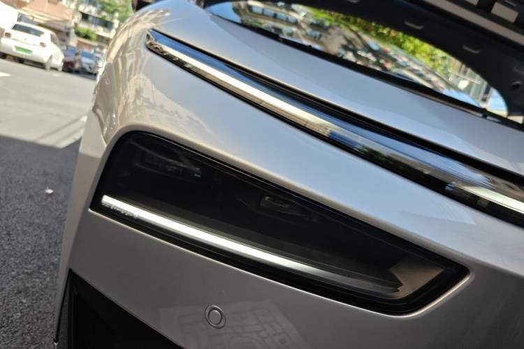 Used XPeng P7+ 2026 Model, Pure Electric 615 Max Flagship Edition Right Front Headlight