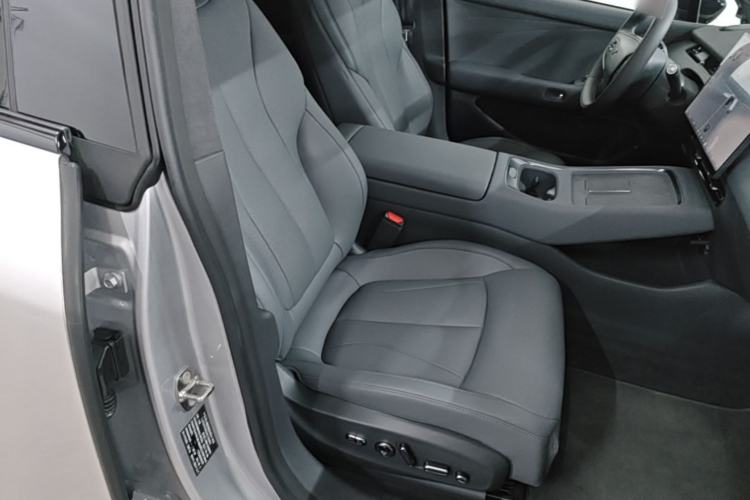 Used XPeng P7+ 2026 Model, Range-Extended 1550 Max Flagship Edition Right Front Seat
