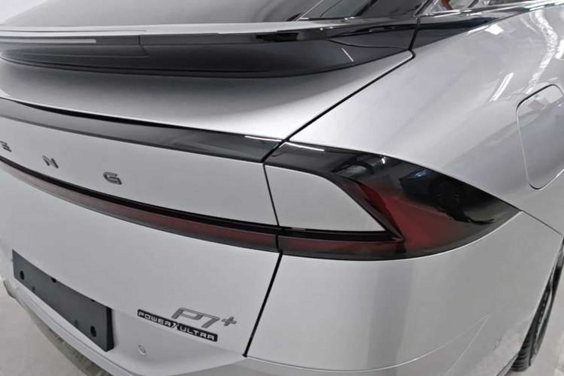 Used XPeng P7+ 2026 Model, Range-Extended 1550 Max Flagship Edition Right Rear Taillight