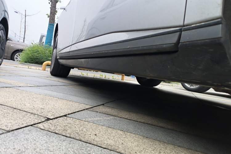 Used XPeng P7+ 2026 Model, Pure Electric 725 Max Flagship Edition Right Side Sill