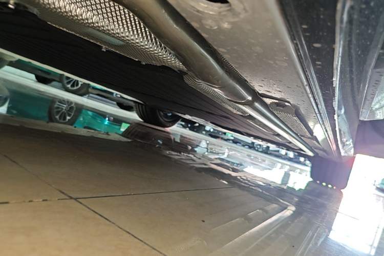 Used XPeng P7+ 2026 Model, Range-Extended 1550 Max Flagship Edition Right Side Sill