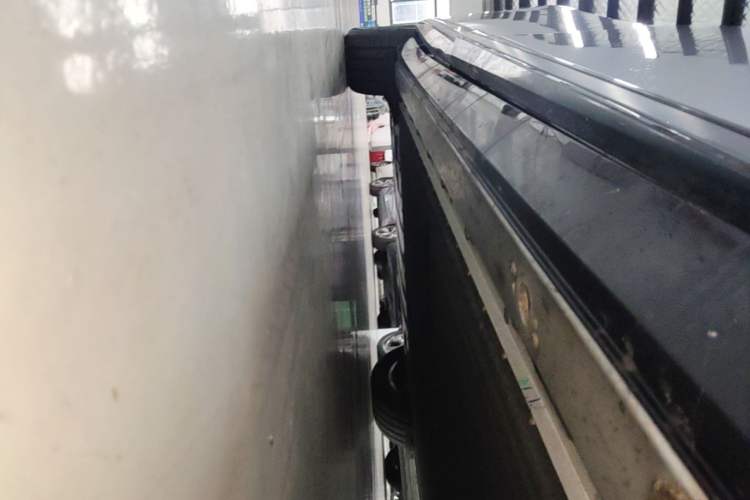Used XPeng P7+ 2026 Model, Pure Electric 615 Max Flagship Edition Right Side Sill
