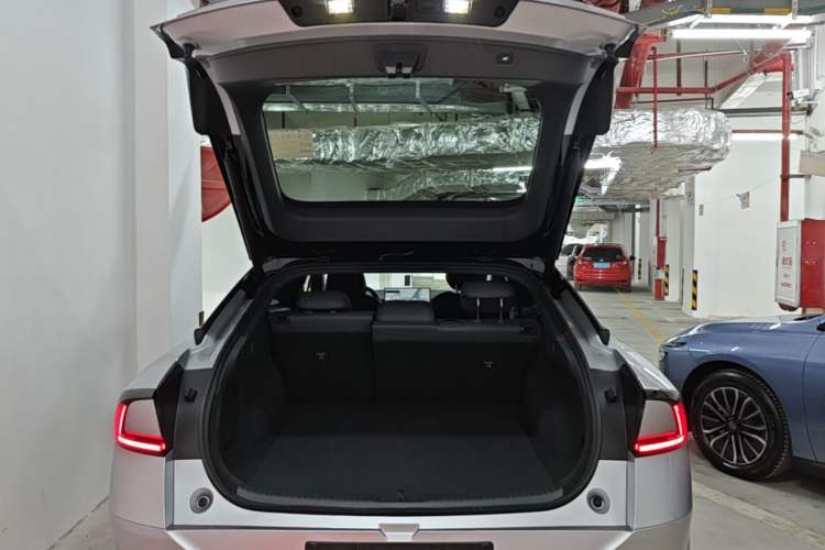 Used XPeng P7+ 2026 Model, Range-Extended 1550 Max Flagship Edition Trunk