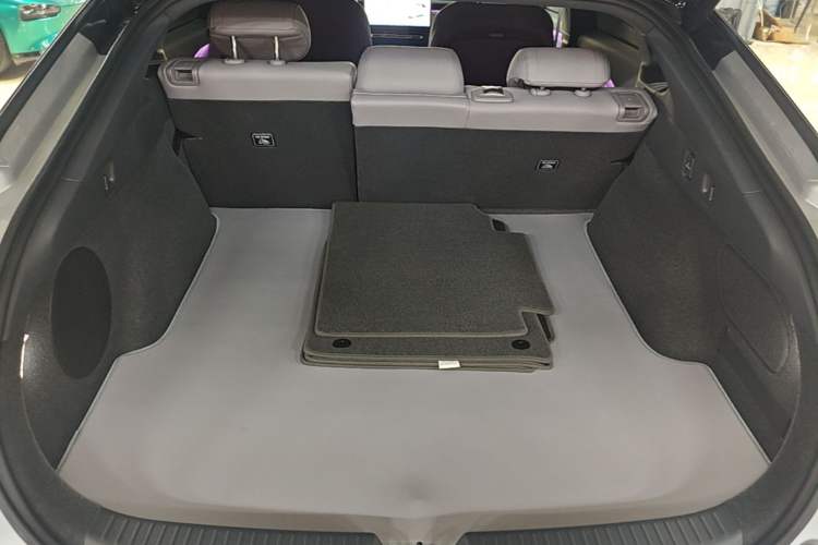 Used XPeng P7+ 2026 Model, Range-Extended 1550 Max Flagship Edition Trunk