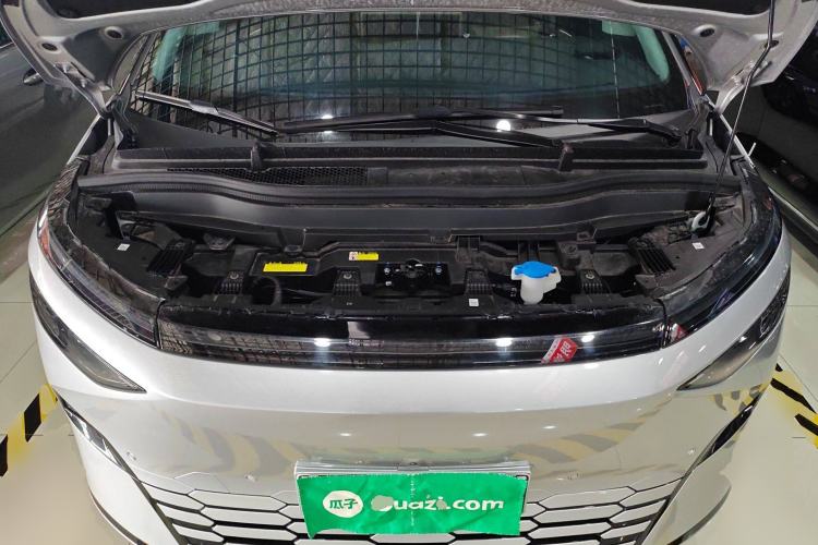 Used XPeng X9 2024 702 Ultra-Long Range Max Engine Bay