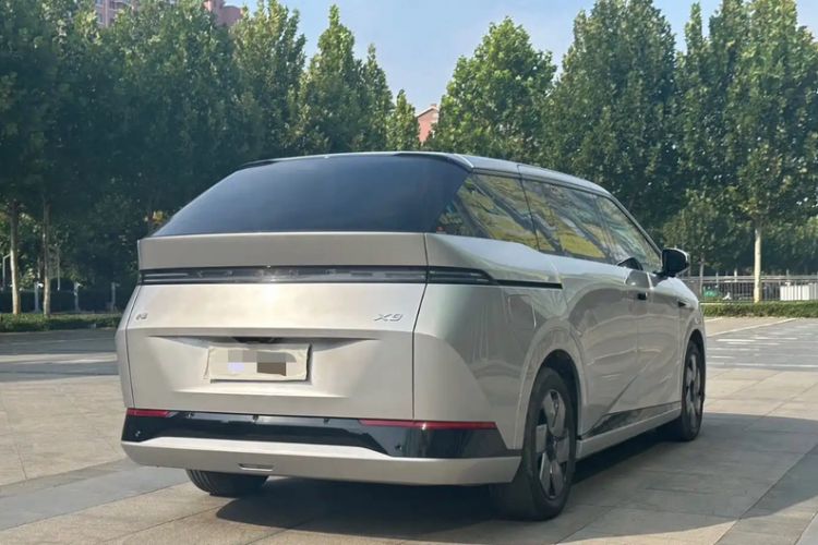 Used XPeng X9 2024 702 Ultra-Long Range Max Exterior 4