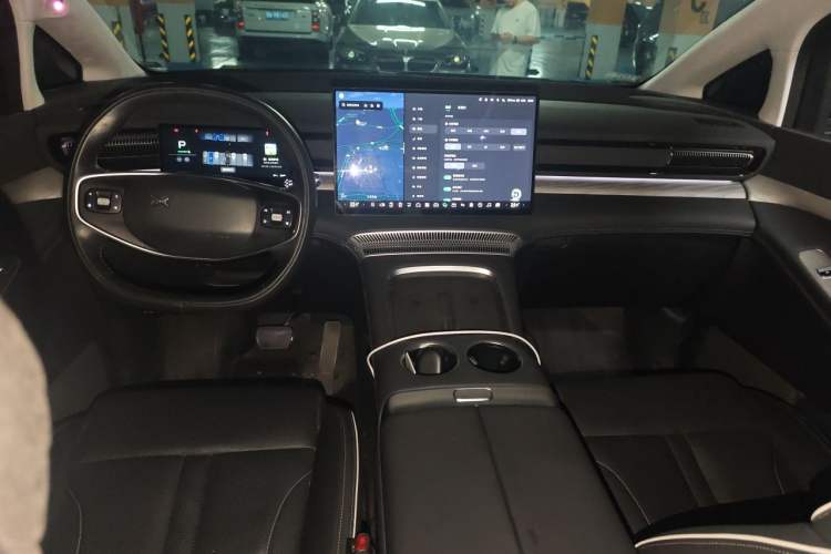 Used XPeng X9 2024 702 Ultra-Long Range Pro Center Console