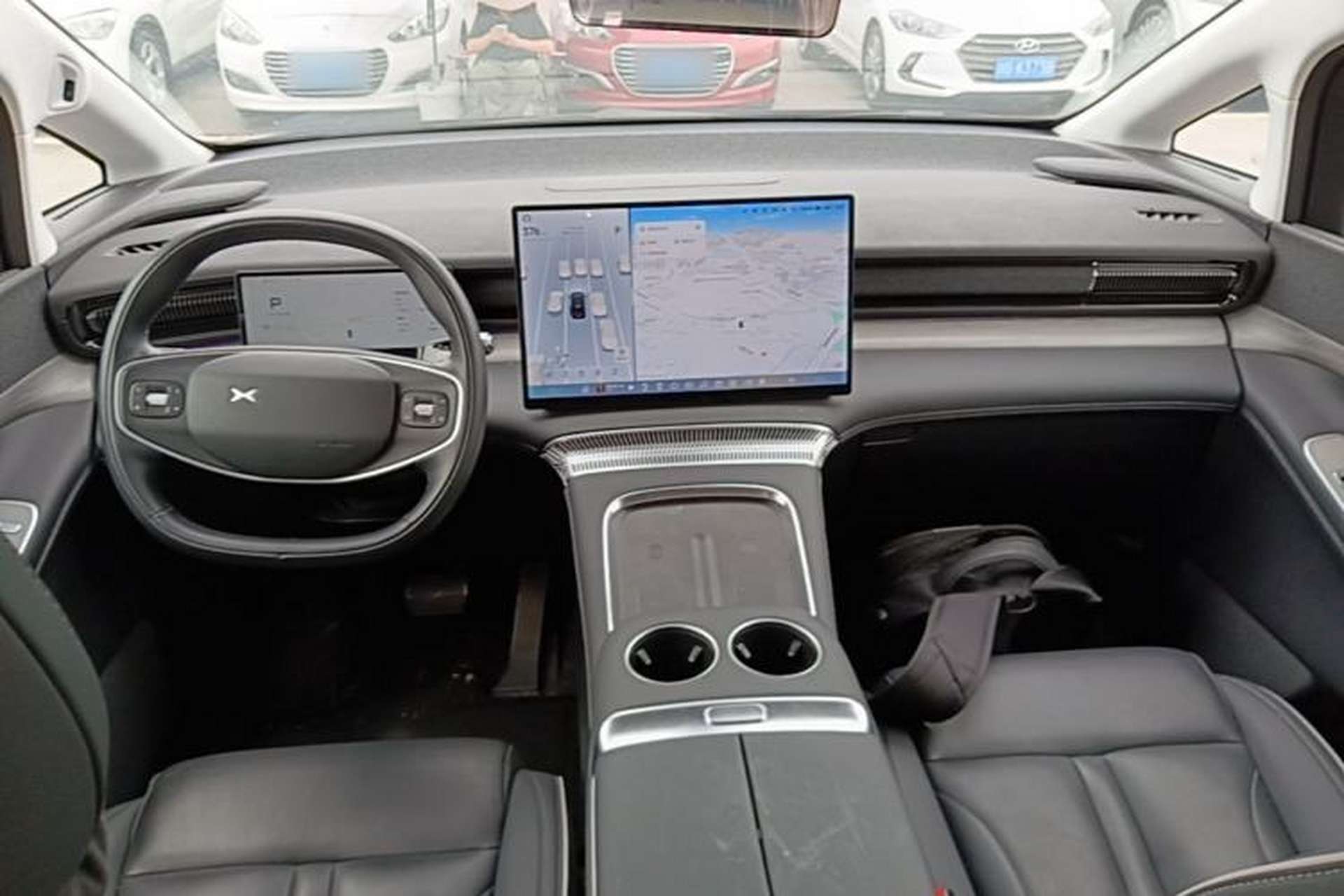 Used XPeng X9 2024 610 Long-Range Pro Center Console
