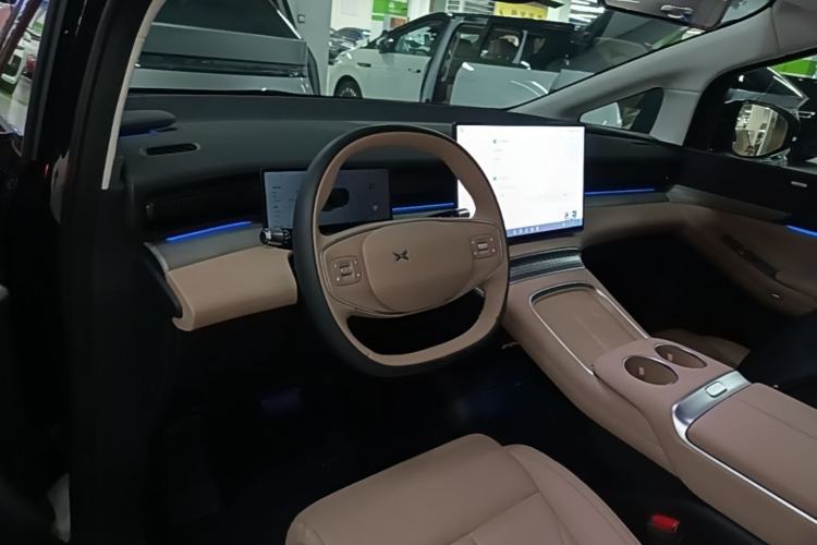 Used XPeng X9 2024 702 Ultra-Long Range Pro Center Console
