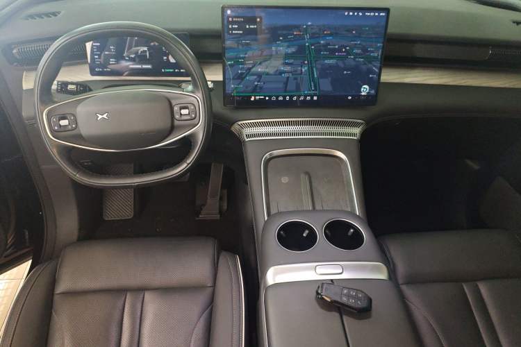 Used XPeng X9 2024 702 Ultra-Long Range Pro Center Console