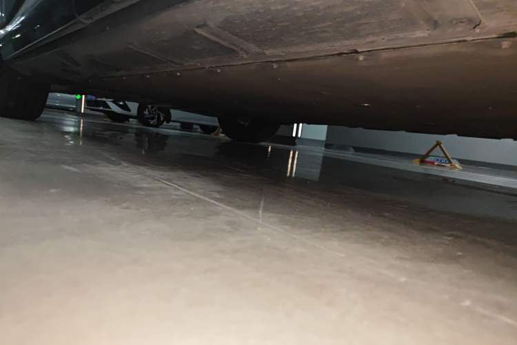 Used XPeng X9 2024 702 Ultra-Long Range Max Chassis Front Right