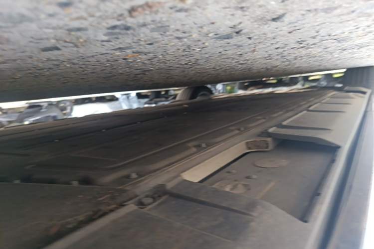 Used XPeng X9 2024 610 Long-Range Max Chassis Front Right