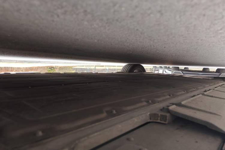 Used XPeng X9 2024 610 Long-Range Pro Chassis Front Right