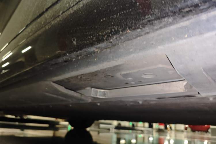 Used XPeng X9 2024 610 Long-Range Pro Chassis Front Right